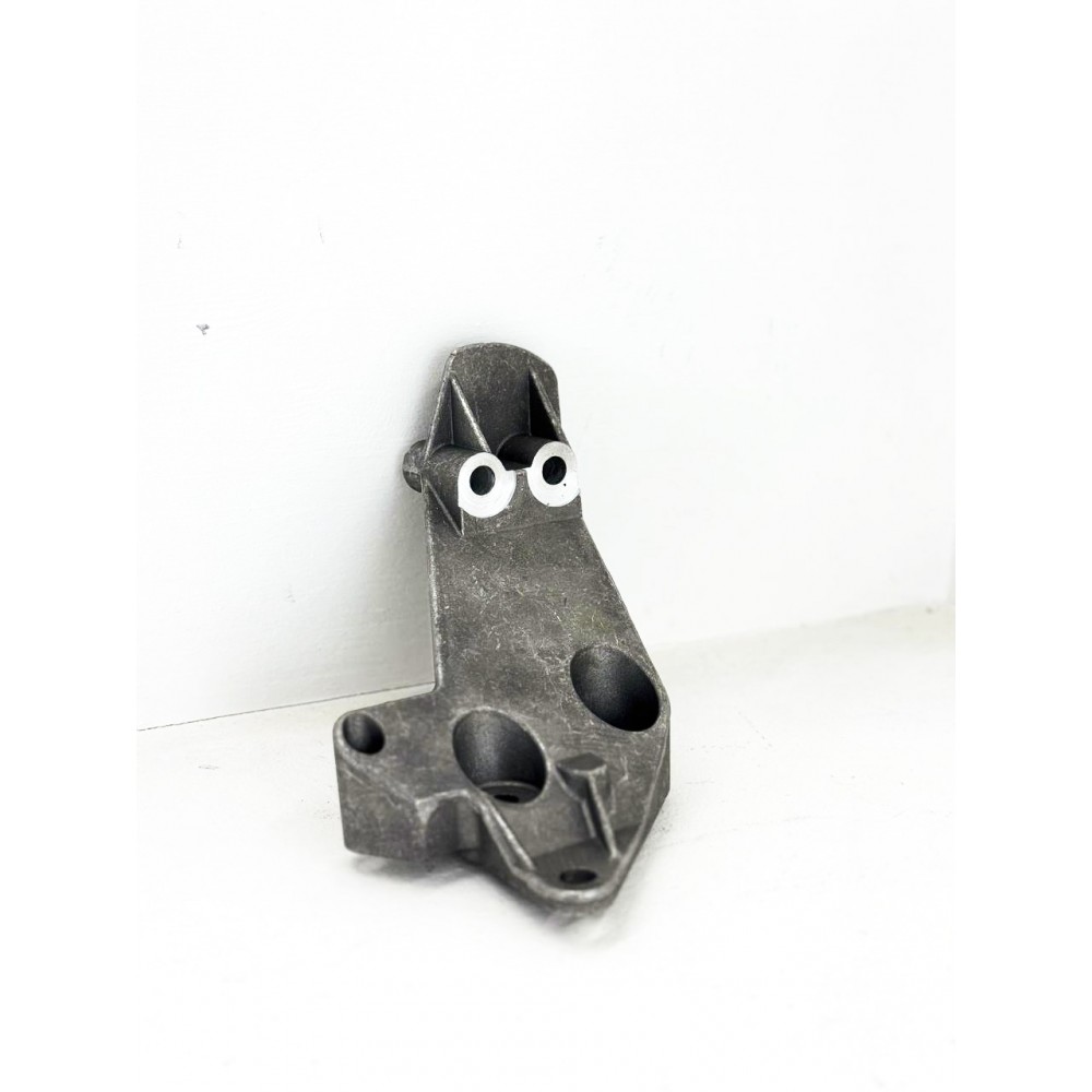 Кронштейн левой опоры двигателя LADA 1118