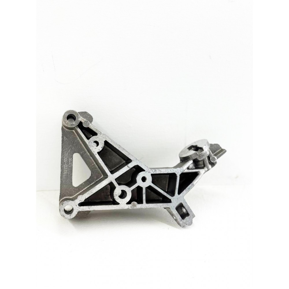 Кронштейн правой опоры двигателя ВАЗ LADA 2110-2112 старого образца