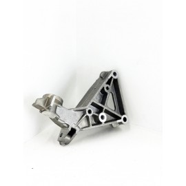 Кронштейн правой опоры двигателя ВАЗ LADA 2110-2112 старого образца